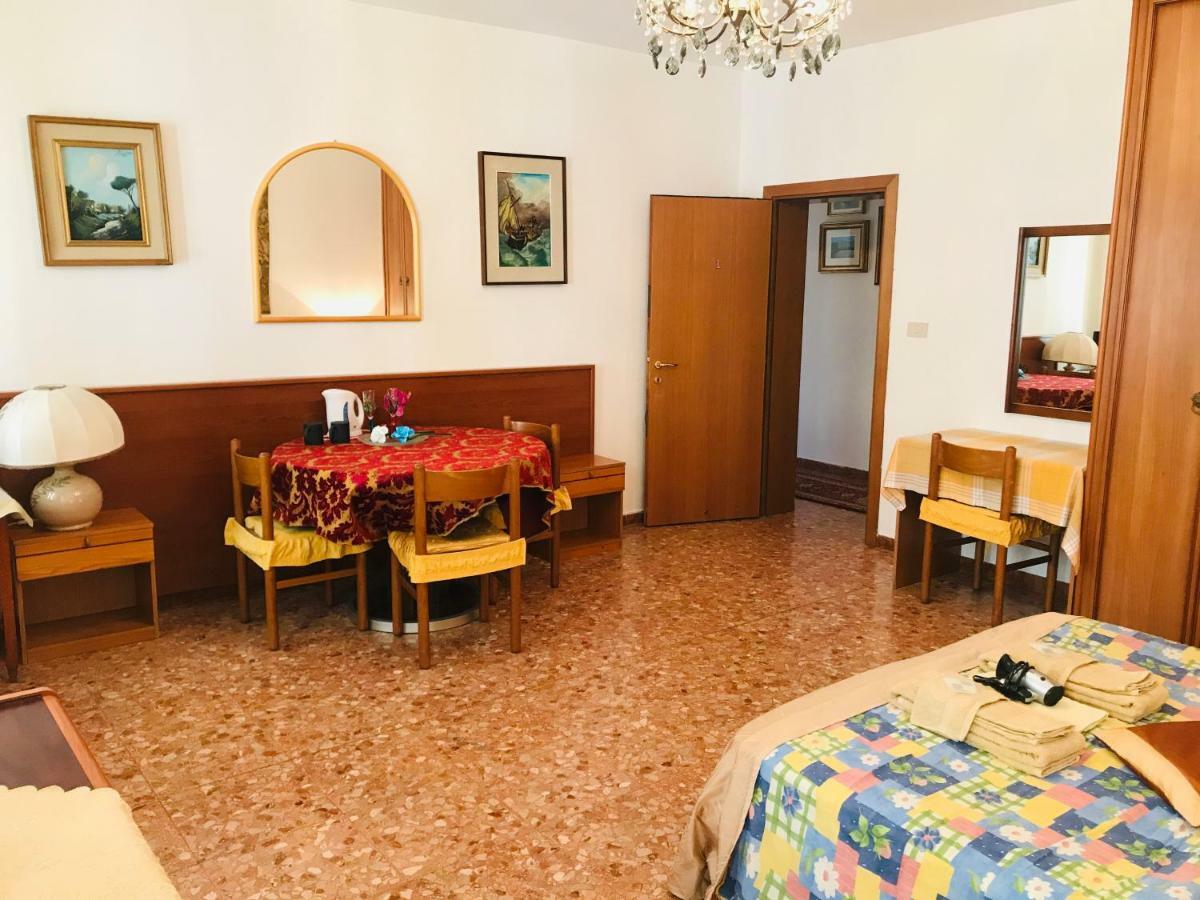 Venice Rainbow Hotel Екстериор снимка